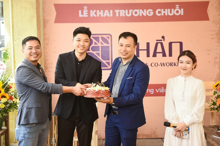 Quán cà phê đặc biệt, trích doanh thu làm thiện nguyện ở Thủ đô - 4