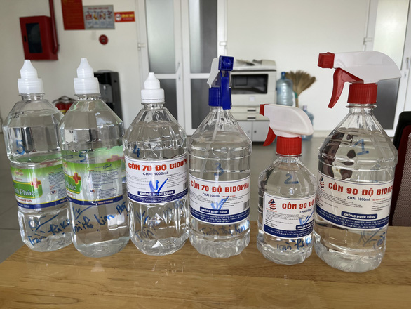 Phát hiện lượng lớn khẩu trang, cồn sát khuẩn có dấu hiệu hàng giả - Ảnh 2. Phát hiện lượng lớn khẩu trang, cồn sát khuẩn có dấu hiệu hàng giả - Ảnh 2.