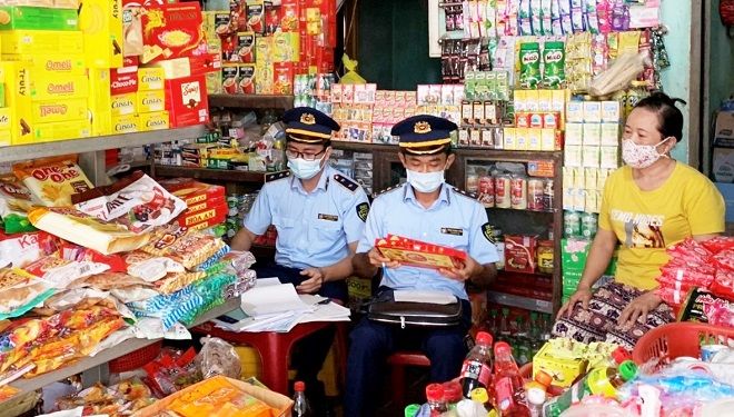 Lực lượng Quản lý thị trường Lạng Sơn tích cực kiểm tra, kiểm soát thị trường hàng hóa