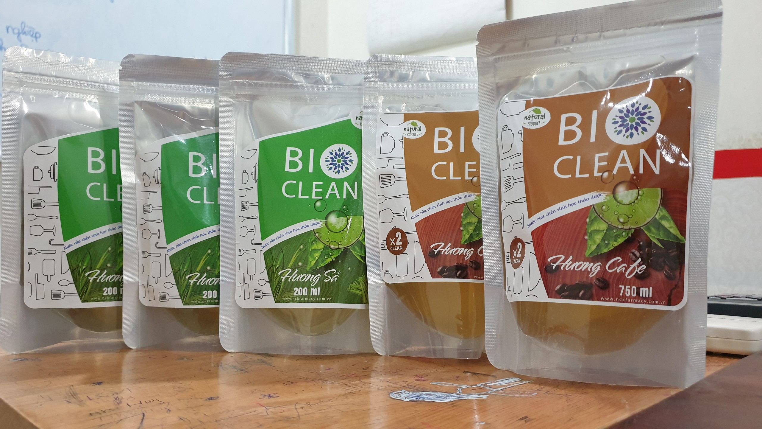 Nước rửa chén sinh học thảo dược BioClean X2, hương sả, gói 200ml