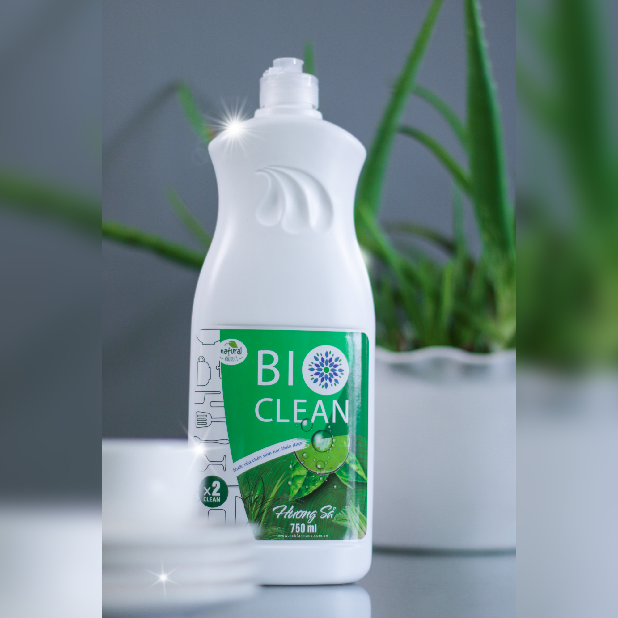 Nước rửa chén sinh học thảo dược BioClean X2, hương sả, chai 750ml