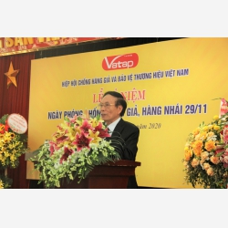 Nhà nước cần mạnh tay xử lí hàng giả, hàng nhái